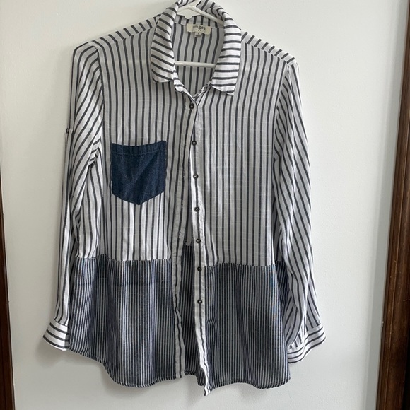 Umgee Striped Button Down Small - Picture 1 of 10